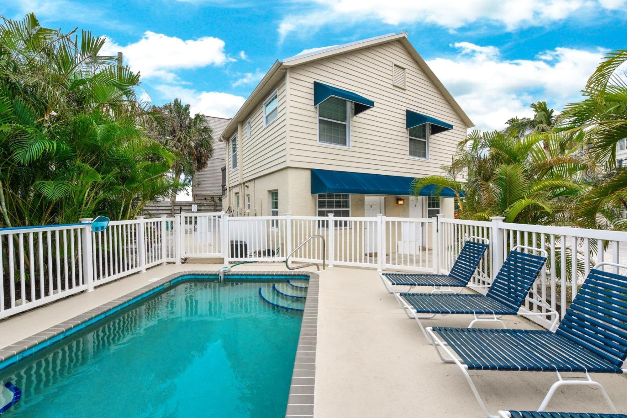 Parrot Beach Cottages Сиеста Кий Екстериор снимка